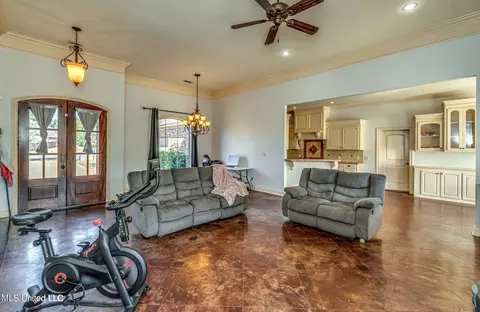 Living - 116 Stonebrook Dr, Florence, MS 39073 photo 1 of 3
