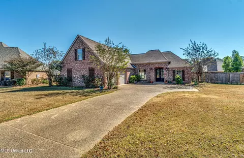 116 Stonebrook Dr, Florence, MS 39073