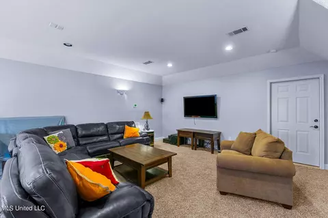 Living - 887 Westerly Dr, Brandon, MS 39042 photo 8 of 9