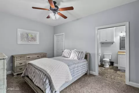Bedroom - 887 Westerly Dr, Brandon, MS 39042 photo 7 of 8