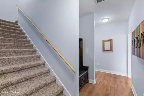 Entry Way - 887 Westerly Dr, Brandon, MS 39042 photo 5 of 5