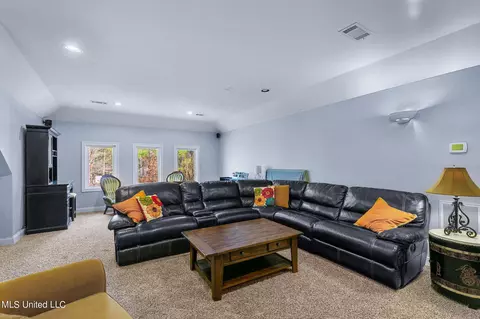 Living - 887 Westerly Dr, Brandon, MS 39042 photo 7 of 9