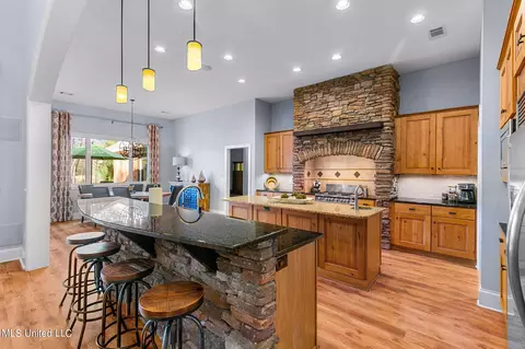 Kitchen - 887 Westerly Dr, Brandon, MS 39042 photo 1 of 11