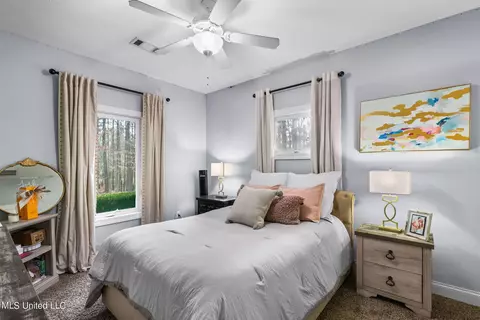 Bedroom - 887 Westerly Dr, Brandon, MS 39042 photo 4 of 8