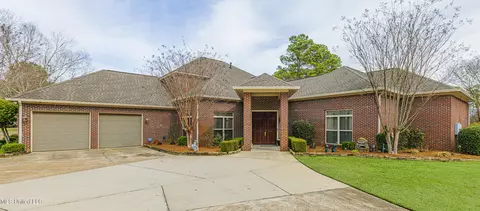 110 Redbud Dr, Brandon, MS 39047