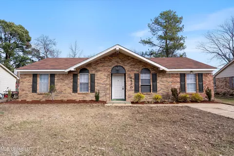 6420 Greenbriar Dr, Horn Lake, MS 38637
