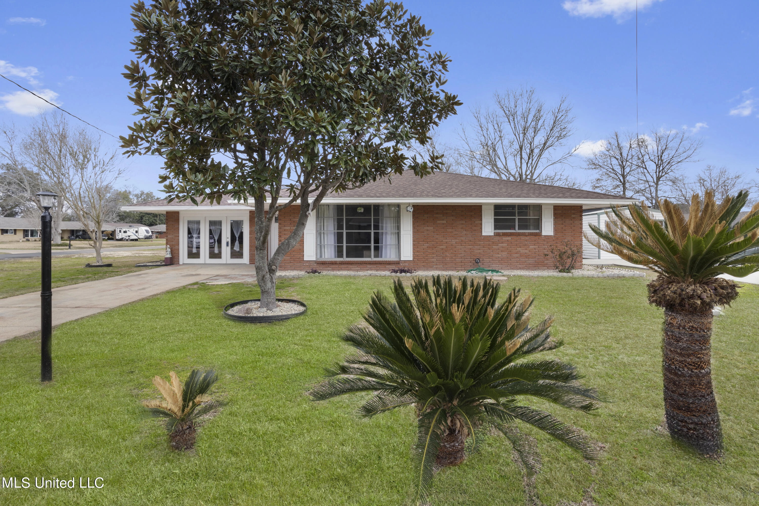 108 Charleswood Ln  