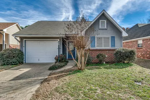 42 Lamplighter Rd, Pearl, MS 39208
