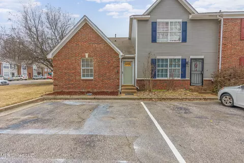 506 S Creekwood Cir, Southaven, MS 38671