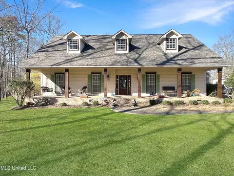 1516 W Flowers Rd, Terry, MS 39170