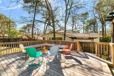 Exterior - 4645 Nottingham Rd, Jackson, MS 39211 photo 7 of 11