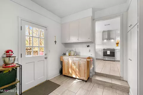 Kitchen - 4645 Nottingham Rd, Jackson, MS 39211 photo 7 of 7