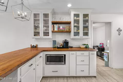 Kitchen - 4645 Nottingham Rd, Jackson, MS 39211 photo 6 of 7
