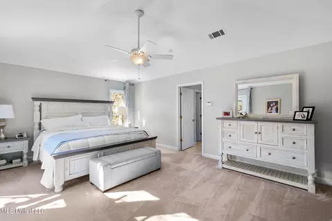 Bedroom - 4645 Nottingham Rd, Jackson, MS 39211 photo 1 of 5