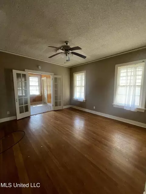 Other - 1017 Riverview Dr, Jackson, MS 39202 photo 4 of 5