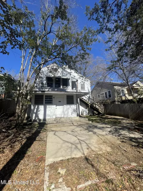 Exterior - 1017 Riverview Dr, Jackson, MS 39202 photo 4 of 5