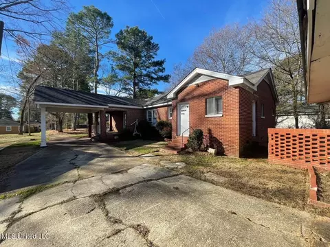 Exterior - 550 Wellington Rd, Jackson, MS 39206 photo 5 of 5