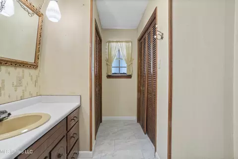 Bath - 3301 Westerland Dr, Moss Point, MS 39562 photo 3 of 7