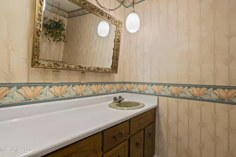 Bath - 3301 Westerland Dr, Moss Point, MS 39562 photo 4 of 7
