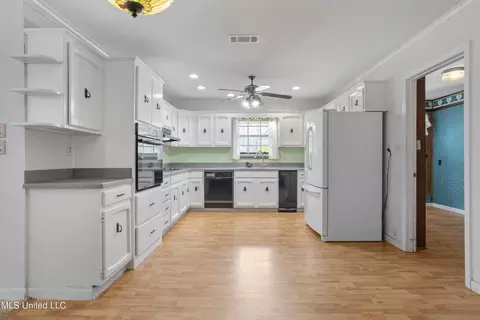 Kitchen - 3301 Westerland Dr, Moss Point, MS 39562 photo 1 of 3