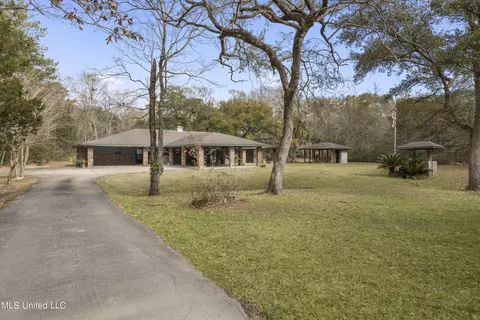 3301 Westerland Dr, Moss Point, MS 39562