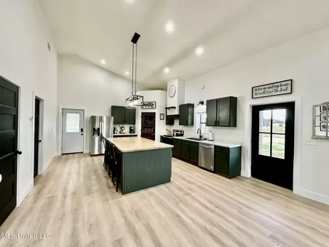 Kitchen - 117 Archey Ln, Lucedale, MS 39452 photo 2 of 3