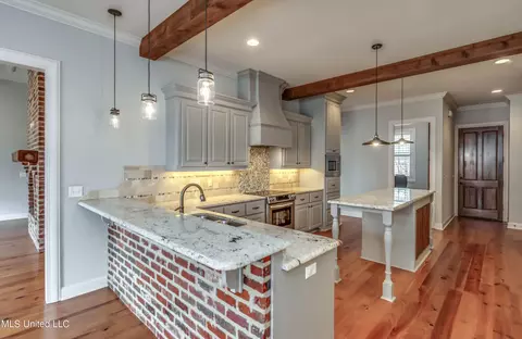 Kitchen - 702 Amber Way, Flowood, MS 39232 photo 7 of 8