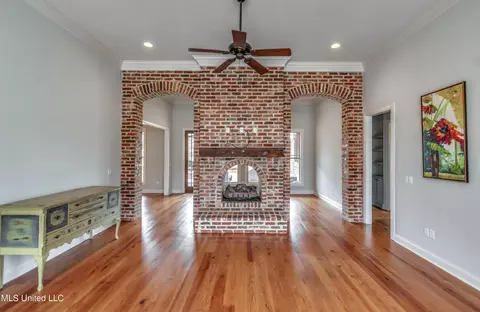 Living - 702 Amber Way, Flowood, MS 39232 photo 1 of 6