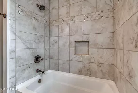 Bath - 702 Amber Way, Flowood, MS 39232 photo 7 of 7