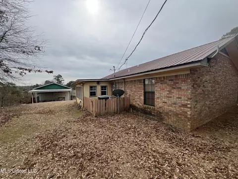 Exterior - 1095 Turtle Neck Road Rd, Carthage, MS 39051 photo 2 of 10