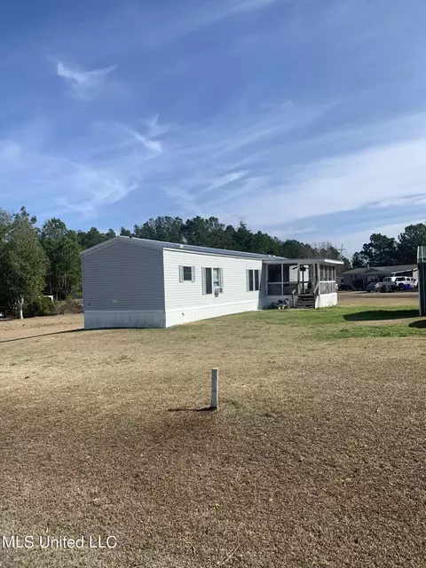 19190 Burnt Ln, Saucier, MS 39574 photo 3