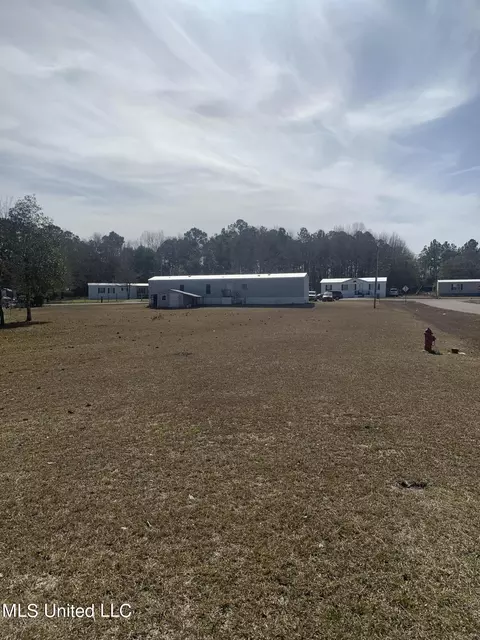 19190 Burnt Ln, Saucier, MS 39574 photo 5