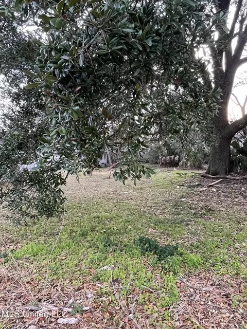 224 Lameuse St, Biloxi, MS 39530
