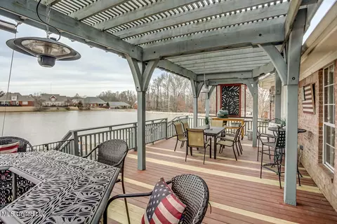 Exterior - 1197 E Cross Creek Dr, Hernando, MS 38632 photo 3 of 3