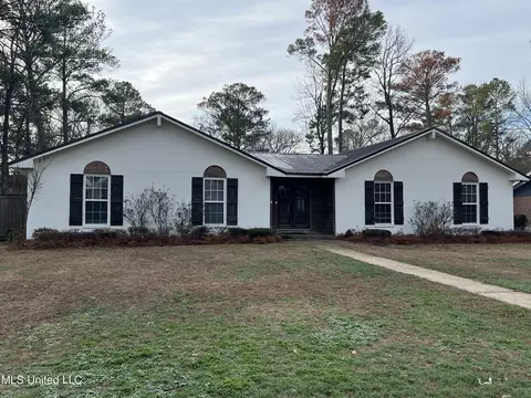 118 Oak Dr, Brandon, MS 39047