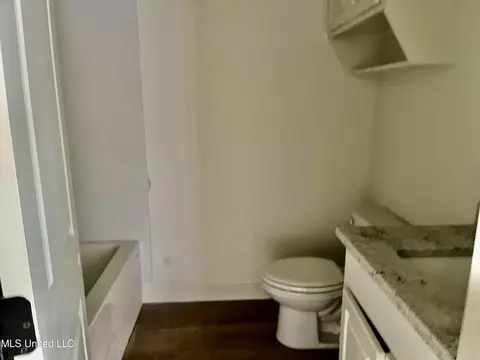 Bath - 121 Ashley Park Dr, Byram, MS 39272 photo 3 of 3
