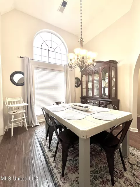 Dining - 1377 Pendulum Dr, Hernando, MS 38632 photo 1 of 1