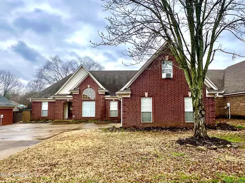 1377 Pendulum Dr, Hernando, MS 38632