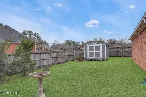 Exterior - 565 Spring Lake Dr, Pearl, MS 39208 photo 2 of 3