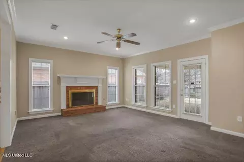 Living - 565 Spring Lake Dr, Pearl, MS 39208 photo 1 of 2
