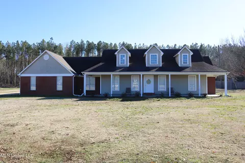 1448 Hwy 4 W, Sarah, MS 38665