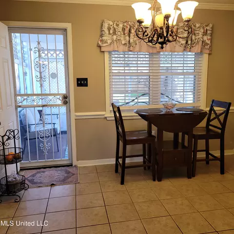 Dining - 693 Cedar Springs Dr, Jackson, MS 39212 photo 1 of 2