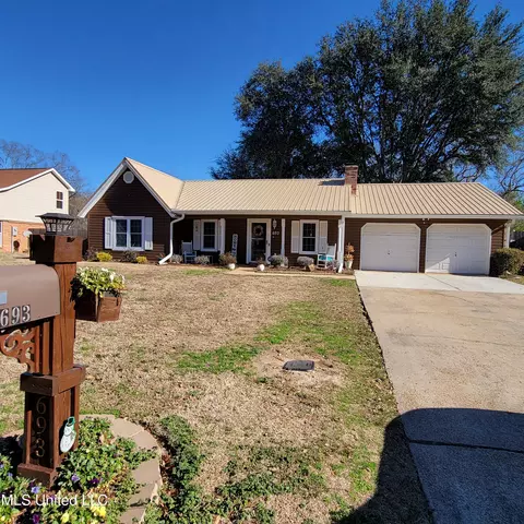 Exterior - 693 Cedar Springs Dr, Jackson, MS 39212 photo 2 of 5