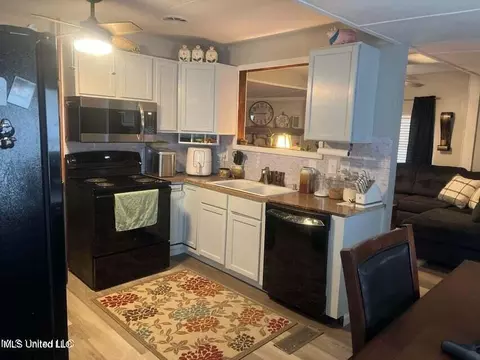 121 Hemlock Dr, Richland, MS 39218 photo 9
