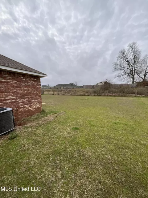 Exterior - 1057 Bullrun Dr, Byram, MS 39272 photo 7 of 7