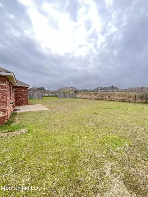 Exterior - 1057 Bullrun Dr, Byram, MS 39272 photo 5 of 7