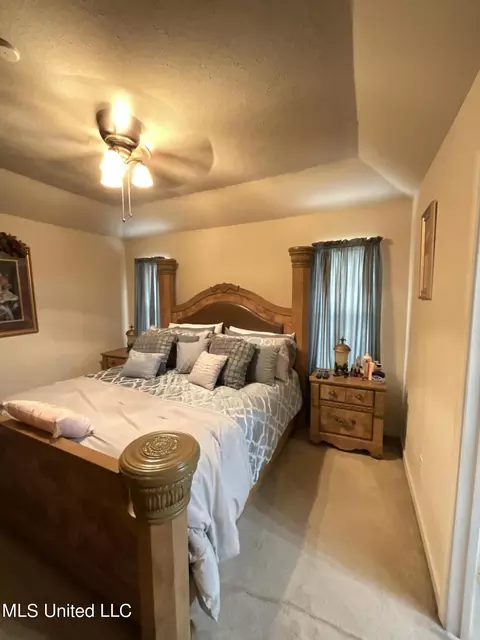 Bedroom - 1057 Bullrun Dr, Byram, MS 39272 photo 4 of 5