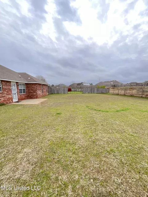 Exterior - 1057 Bullrun Dr, Byram, MS 39272 photo 4 of 7