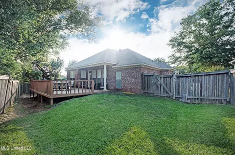 Exterior - 619 Overlook Pt, Brandon, MS 39047 photo 4 of 7