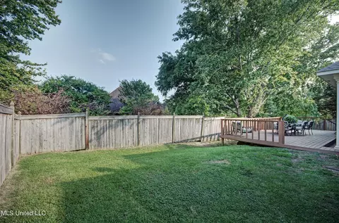Exterior - 619 Overlook Pt, Brandon, MS 39047 photo 3 of 7